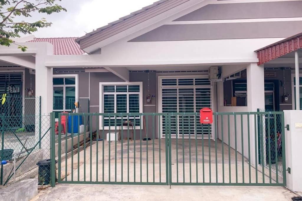 Si_Homestay4U Malacca Екстериор снимка
